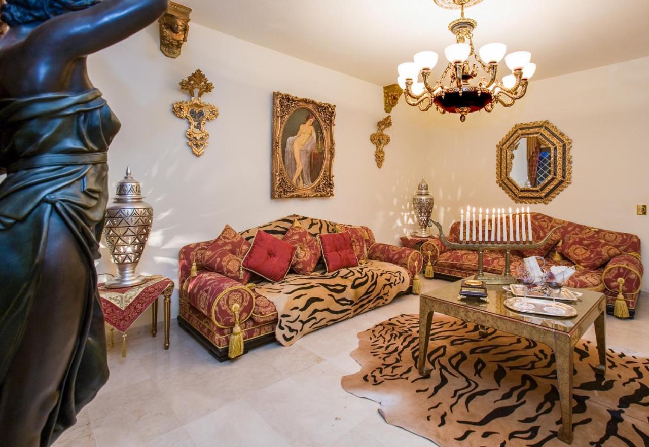 Royal Roman Empire Marbella Exterior photo